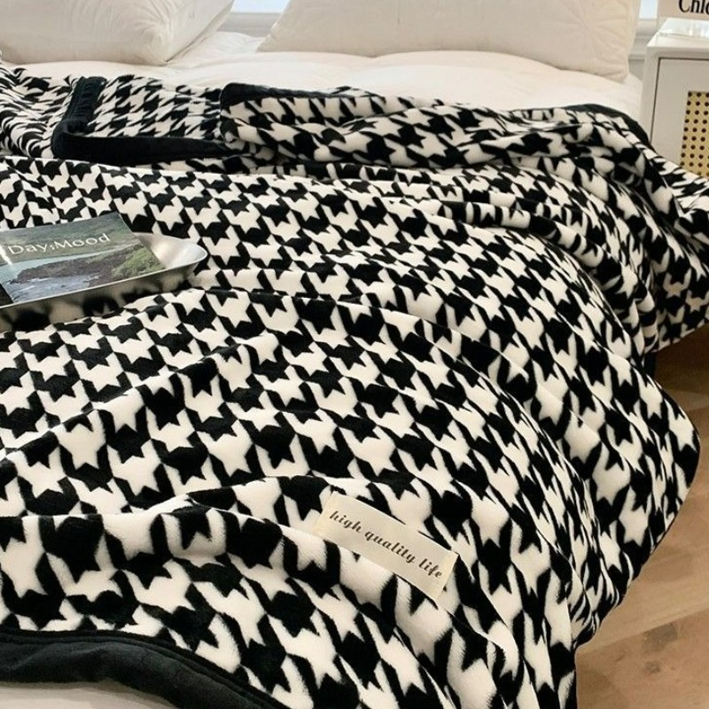 BowLift | PlaidComfort | Flannel blanket checked