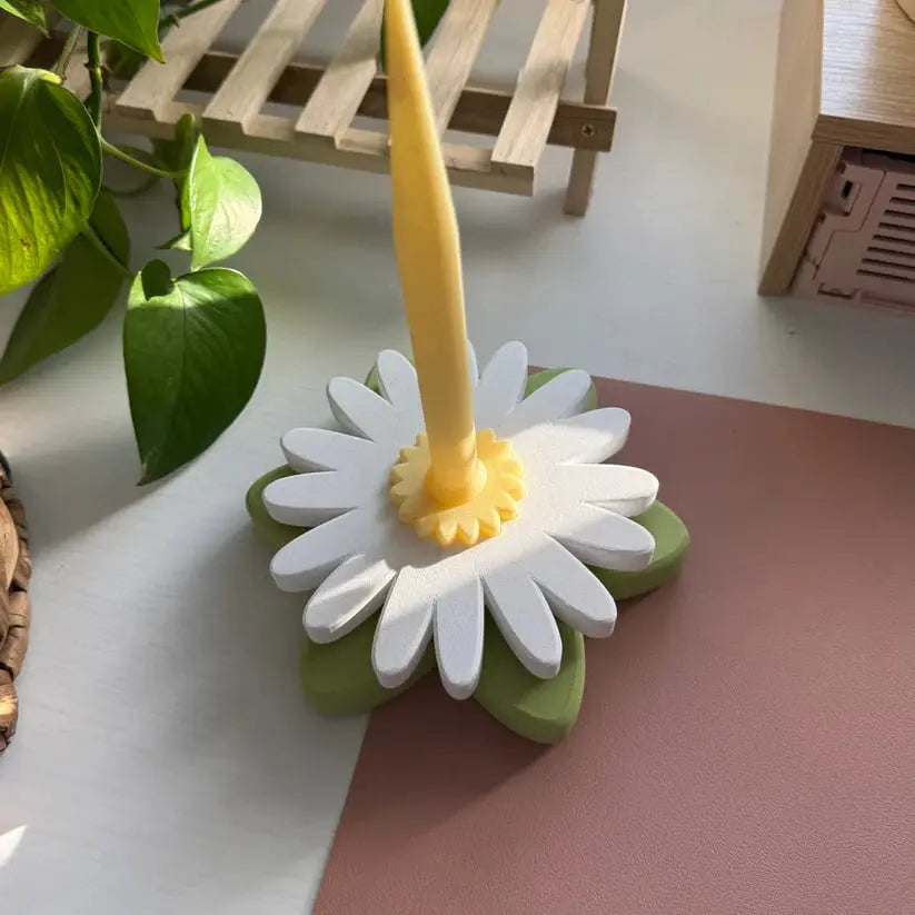 BowLift | Gerbera Yarn Spool — 3D Printed Tool for Even Winding