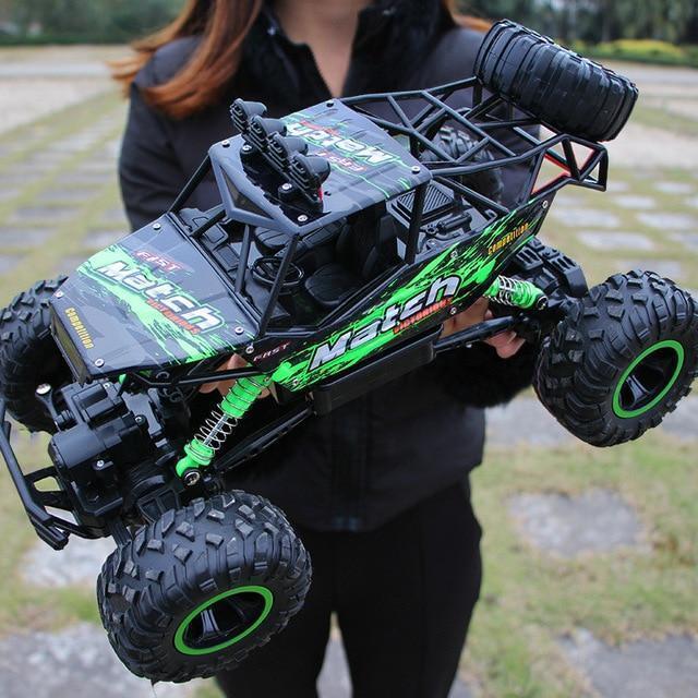 BowLift | Durable remote-controlled monster truck for off-road adventures