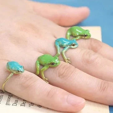 BowLift | FrogGlam - Elegant Tree Frog Ring & Earrings