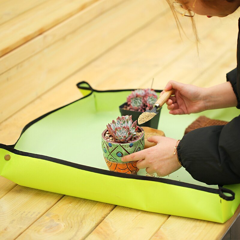 BowLift | GardenMat 2.0 – Waterproof Foldable Gardening Work Mat for Clean & Organized Planting