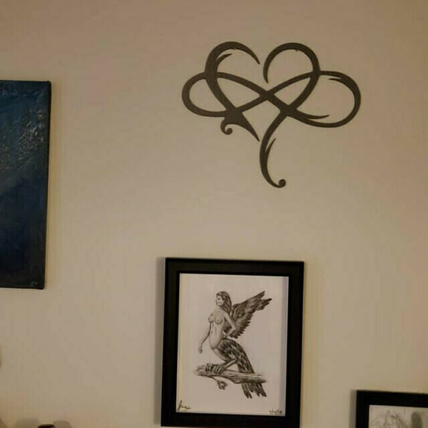 BowLift | InfinityHeart Wall Decor – Iron Wall Sculpture with Symbol of Eternal Love