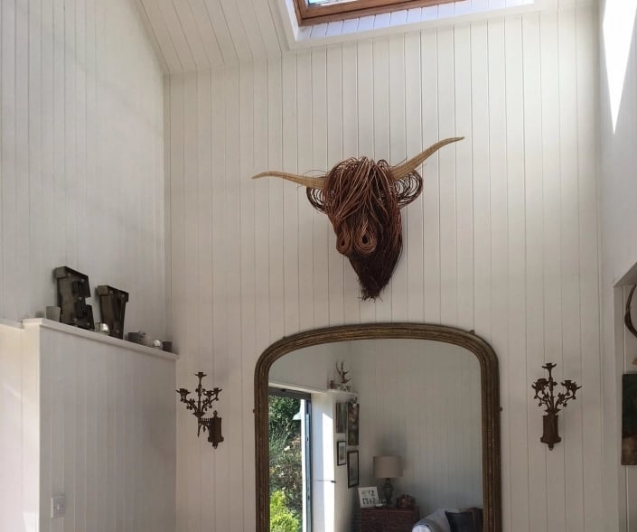 BowLift | HighlandCharm – Rustic Cow Head Wall Decoration for a Unique Home
