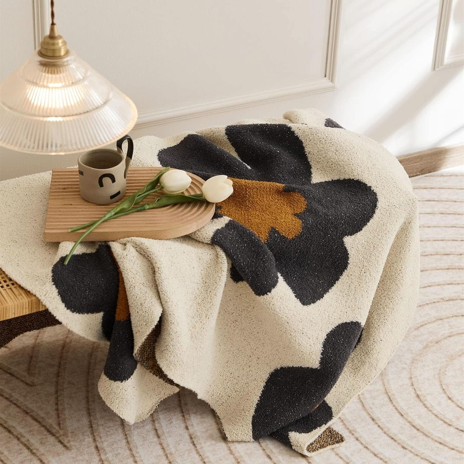 BowLift | CAS - Knitted blanket with floral pattern