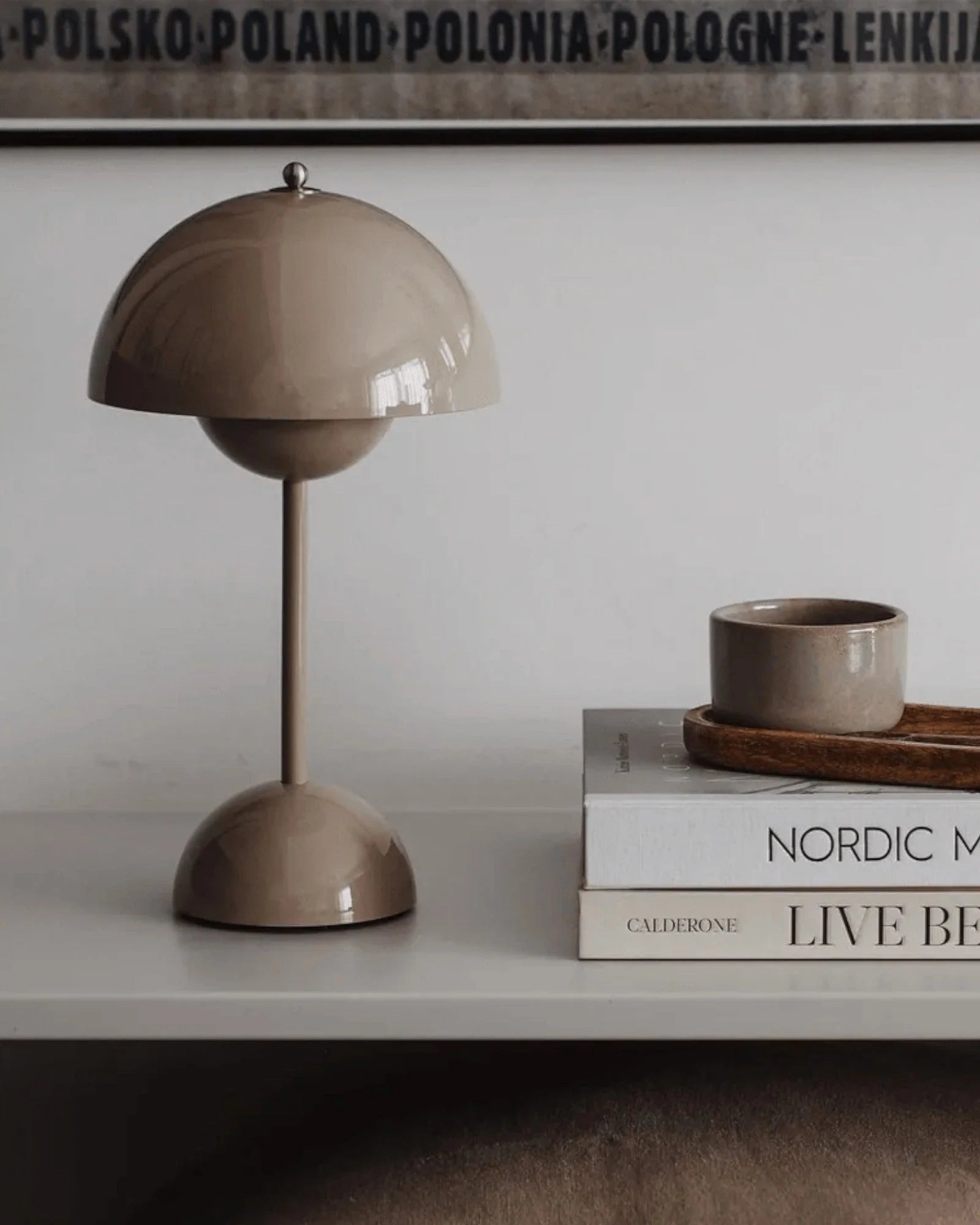 BowLift | NordLight – LED Table Lamp Scandinavian Design, dimmable and sustainable in metal