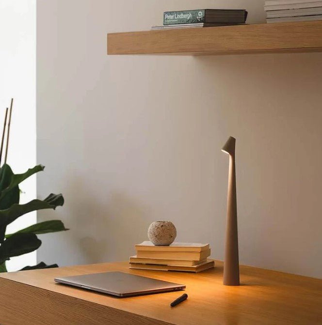 BowLift | Portable Table Lamp
