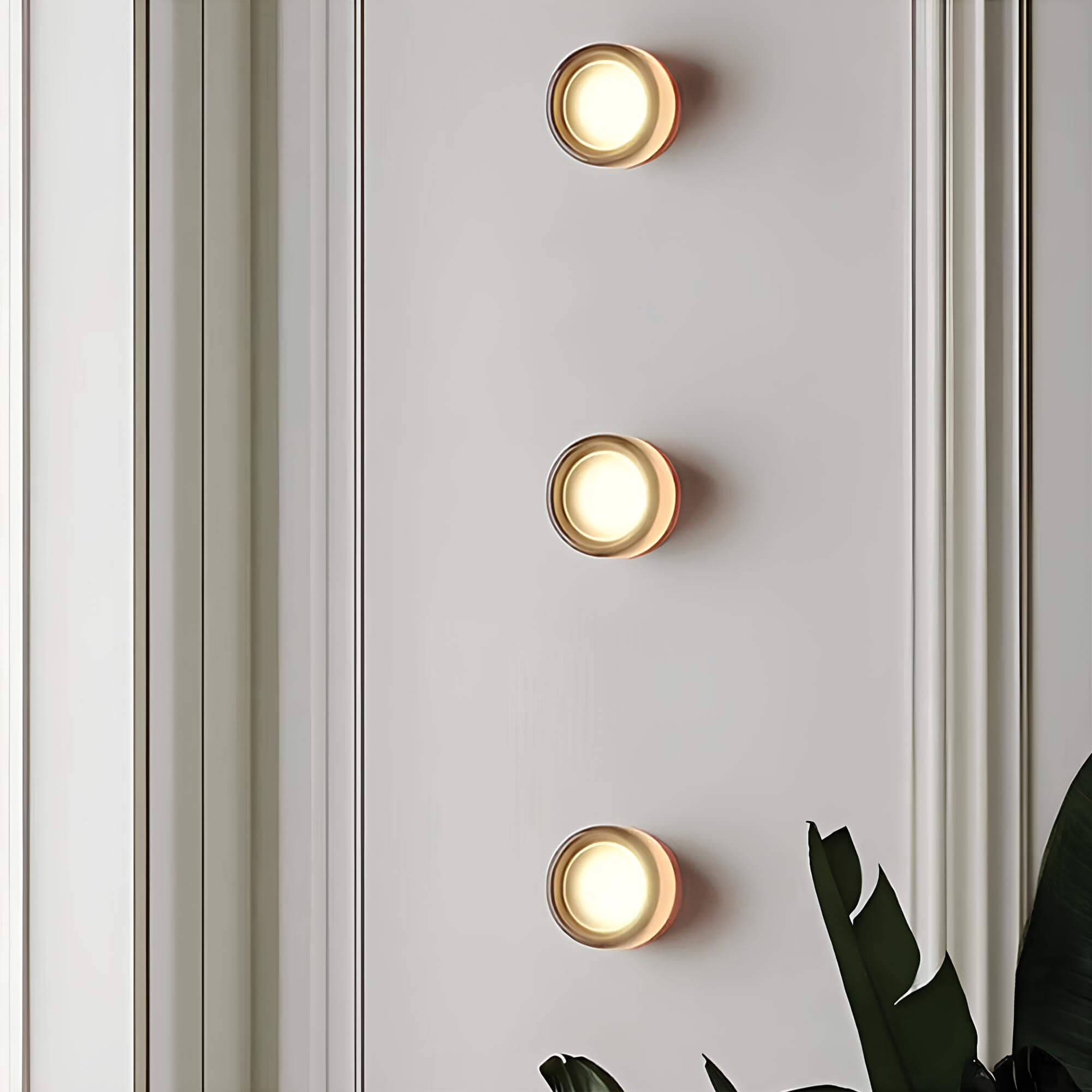 BowLift | Elegant Wall Lamp for Contemporary Interior