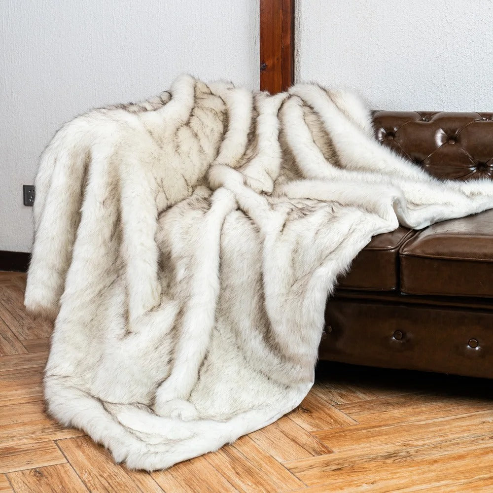 BowLift | Soft and Plush Blanket Winter Pattern Comfort with Delicate Fur