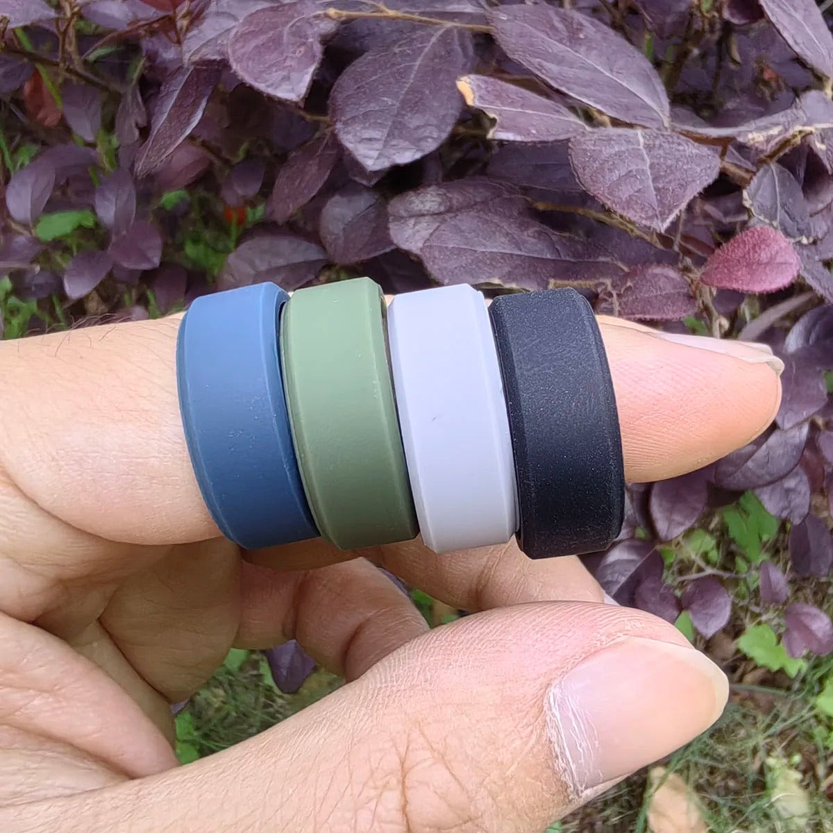 BowLift | Black Silicone Ring Set x 4– Stylish and Durable Wedding Band Alternative