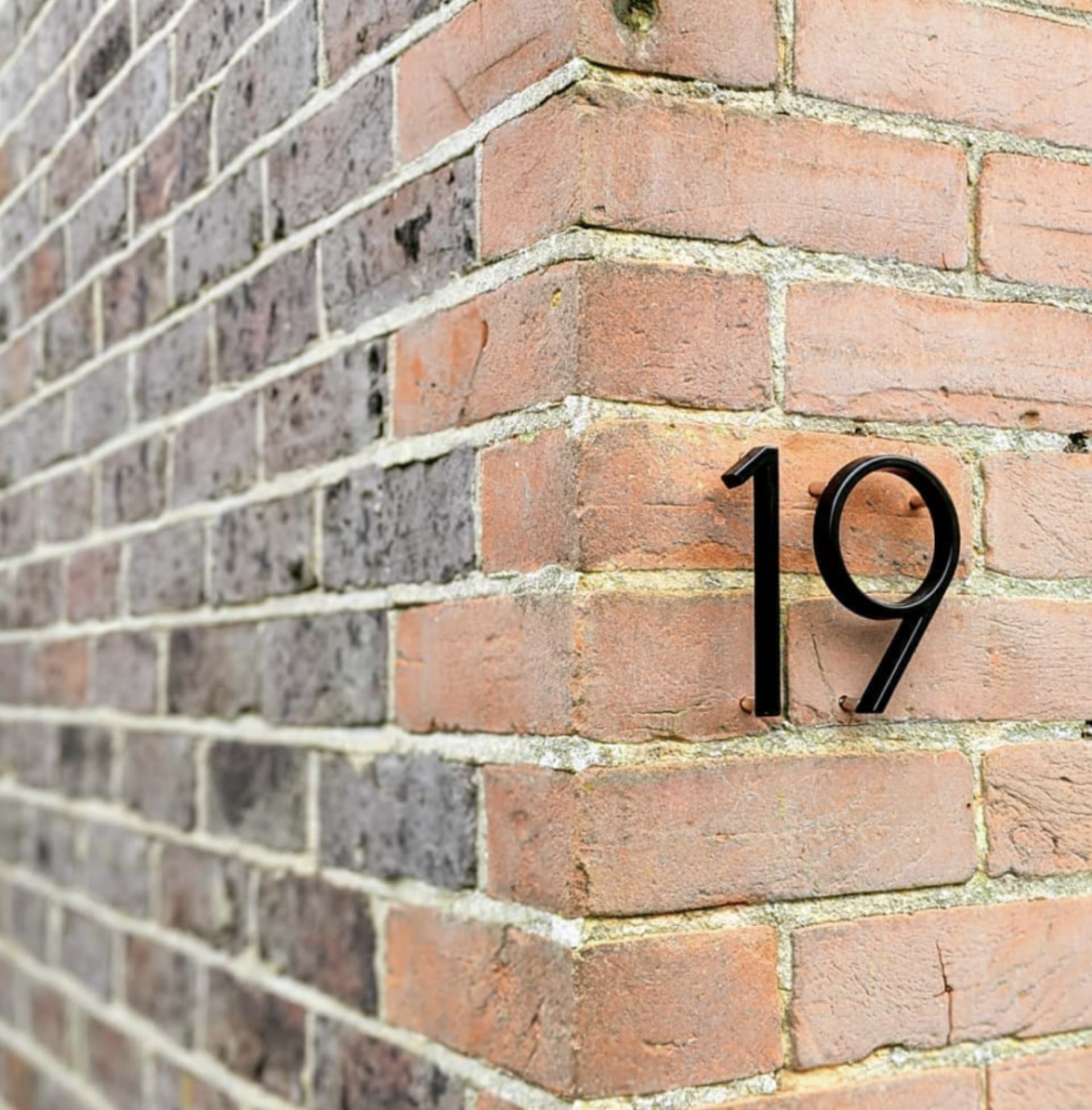 BowLift | LumiMark Black House Number | Weatherproof | Modern Design | Outdoor Decoration | Easy Installation