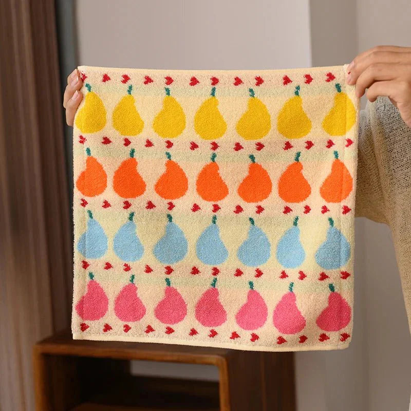 BowLift | Soft children's towel made of cotton with pear motif