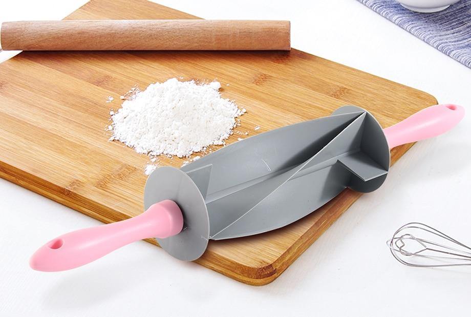 BowLift | Stainless Steel Croissant Bread Rolling Cutter
