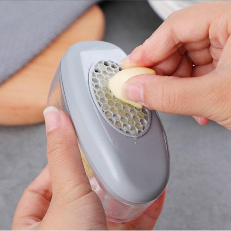 BowLift | Garlic Peeler Cutter