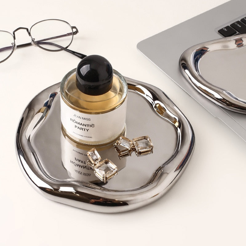 BowLift | Cookies & chrome-plated ceramic tray and bowl