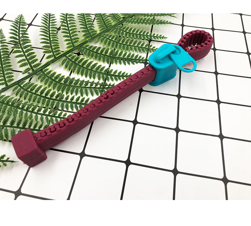 BowLift | Zipper Silicone Bottle Opener