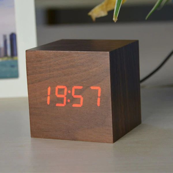 BowLift | Digital Clock Cube in Modern Wood Design