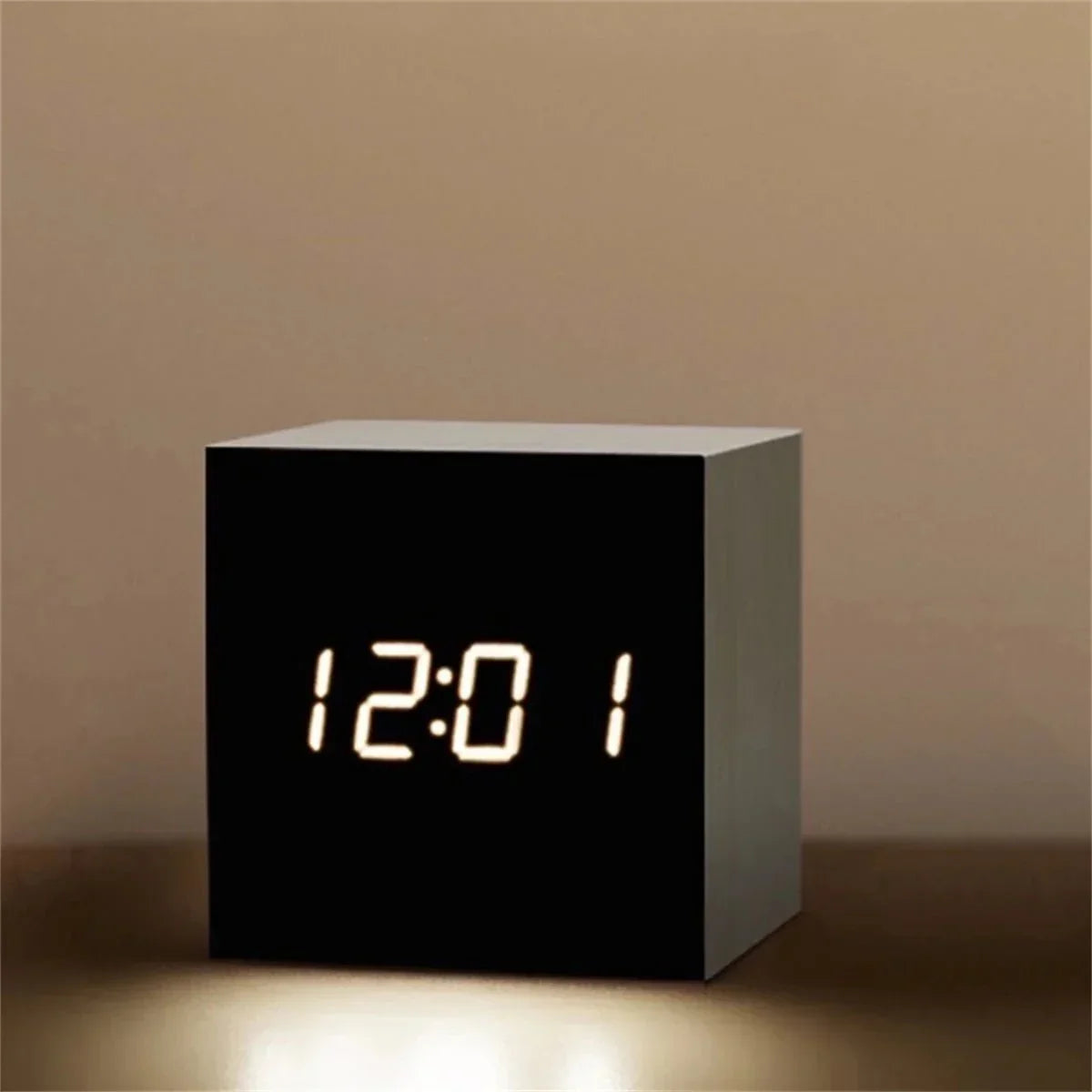 BowLift | Digital LED Clock in Retro Style