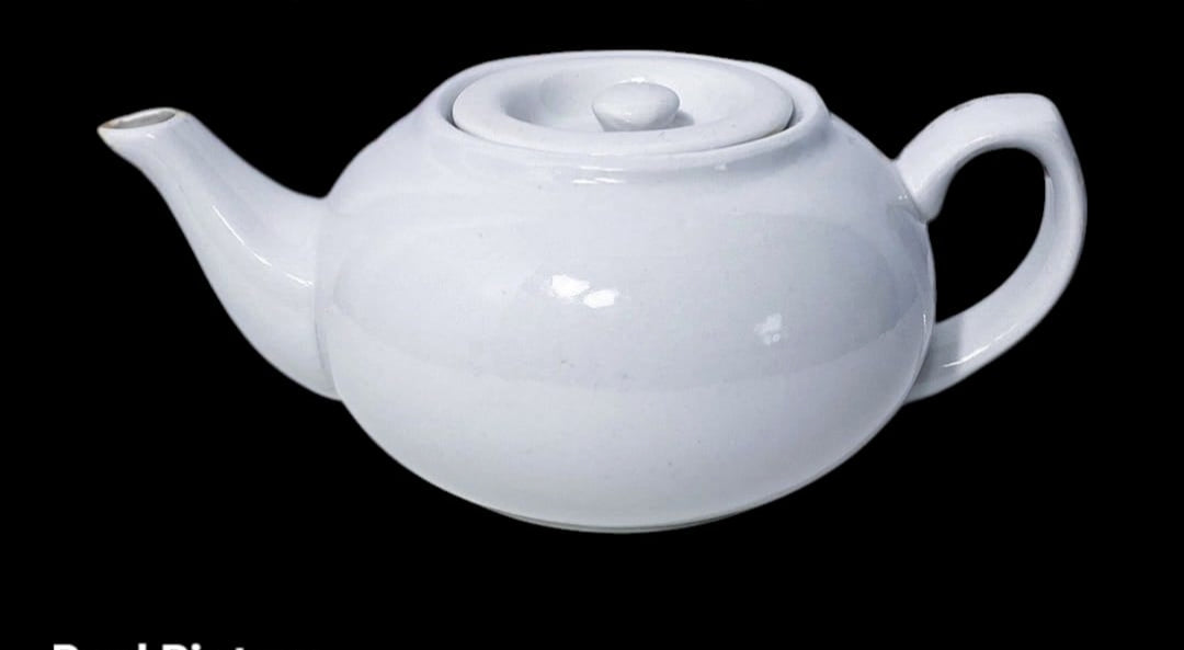 BowLift | Porcelain Teapot with Lid