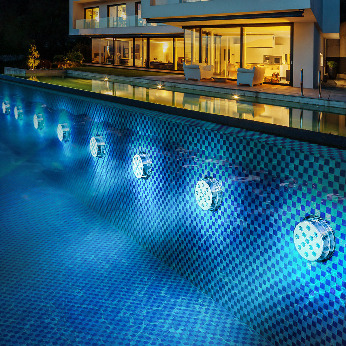 BowLift | Underwater pool lighting with 10 LEDs