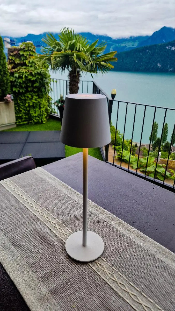 BowLift | LED Table Lamp – Wireless, Touch Control & Dimmable Light