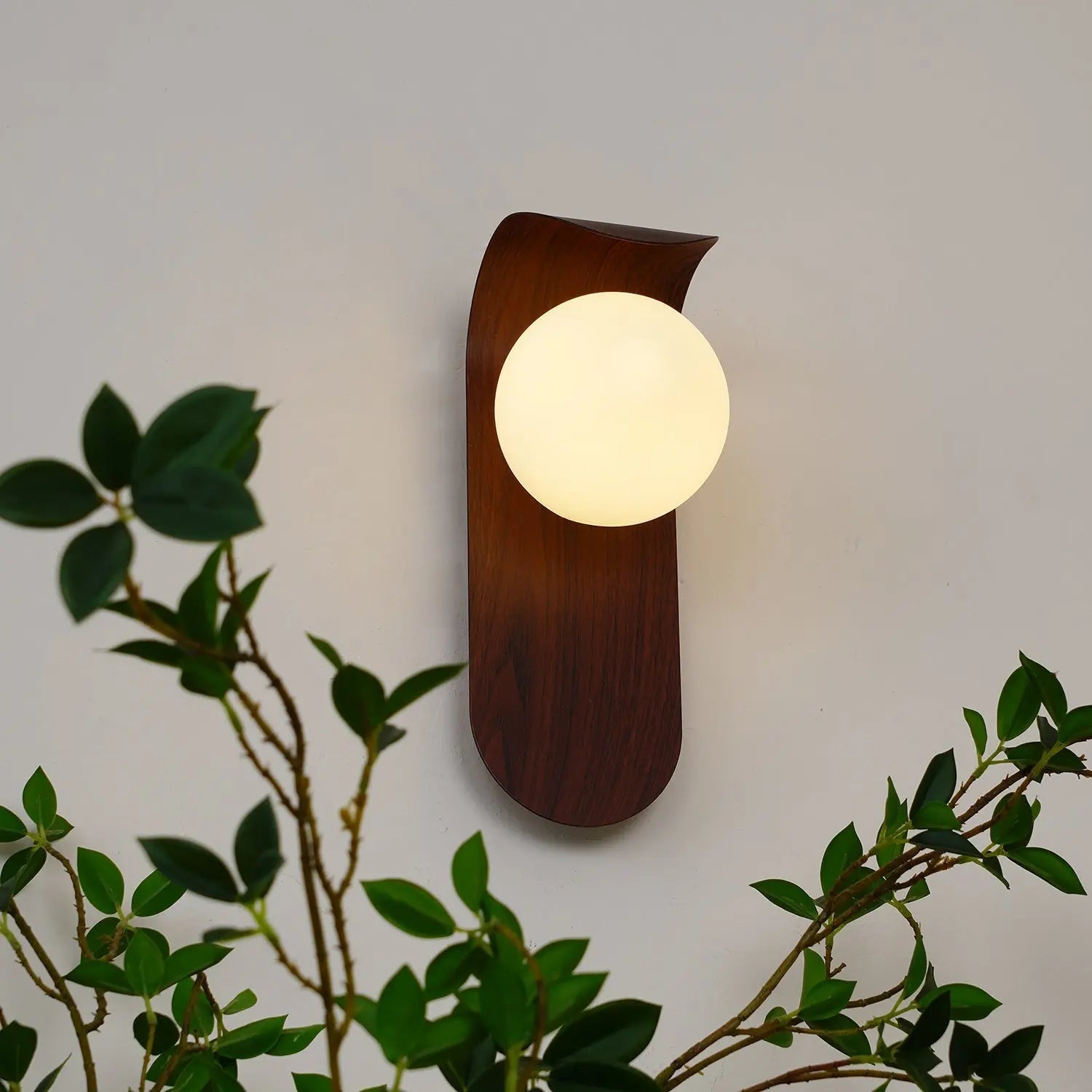 BowLift | Carlyle Wall Lamp | Stylish Modern Lighting for Any Room