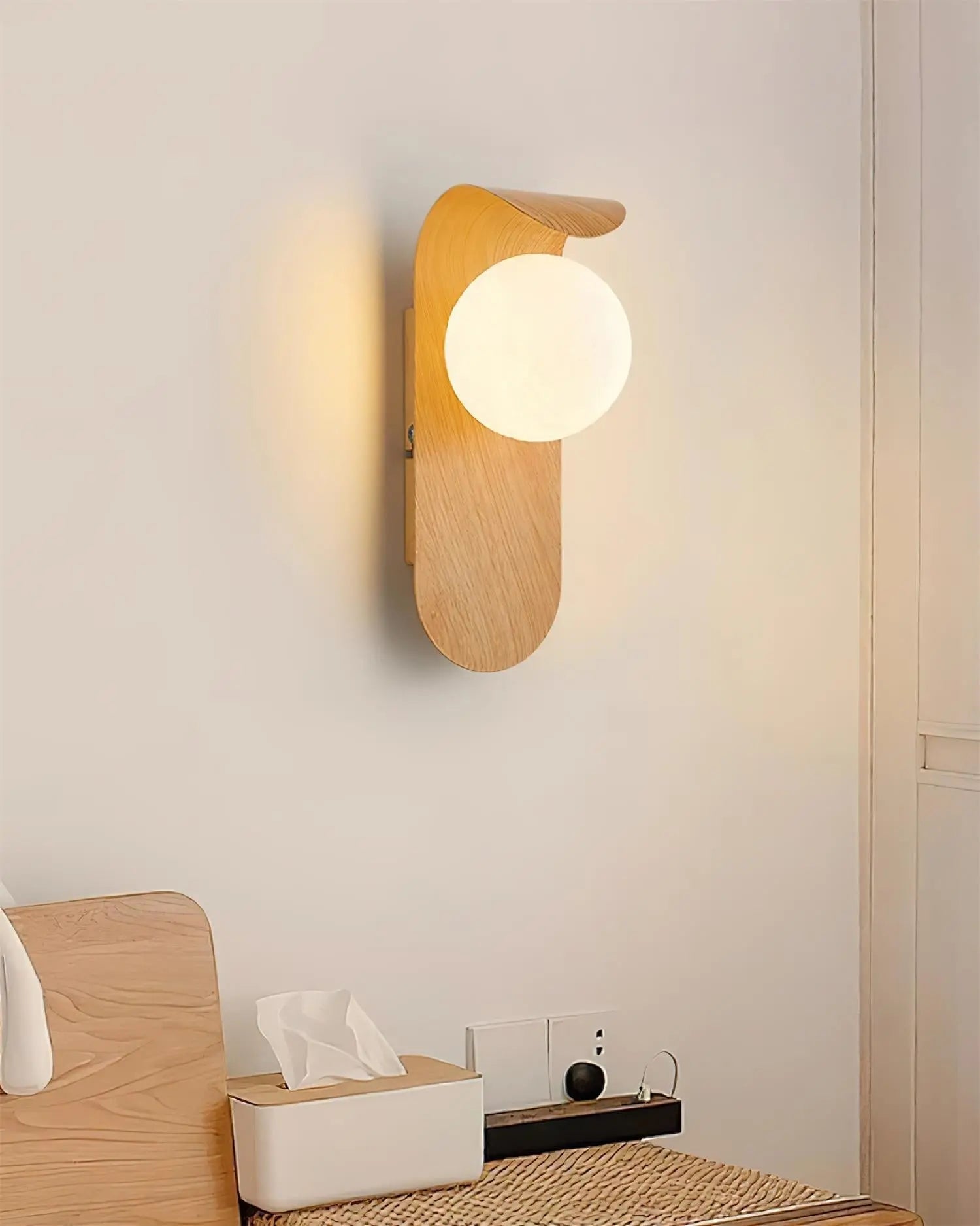 BowLift | Carlyle Wall Lamp | Stylish Modern Lighting for Any Room