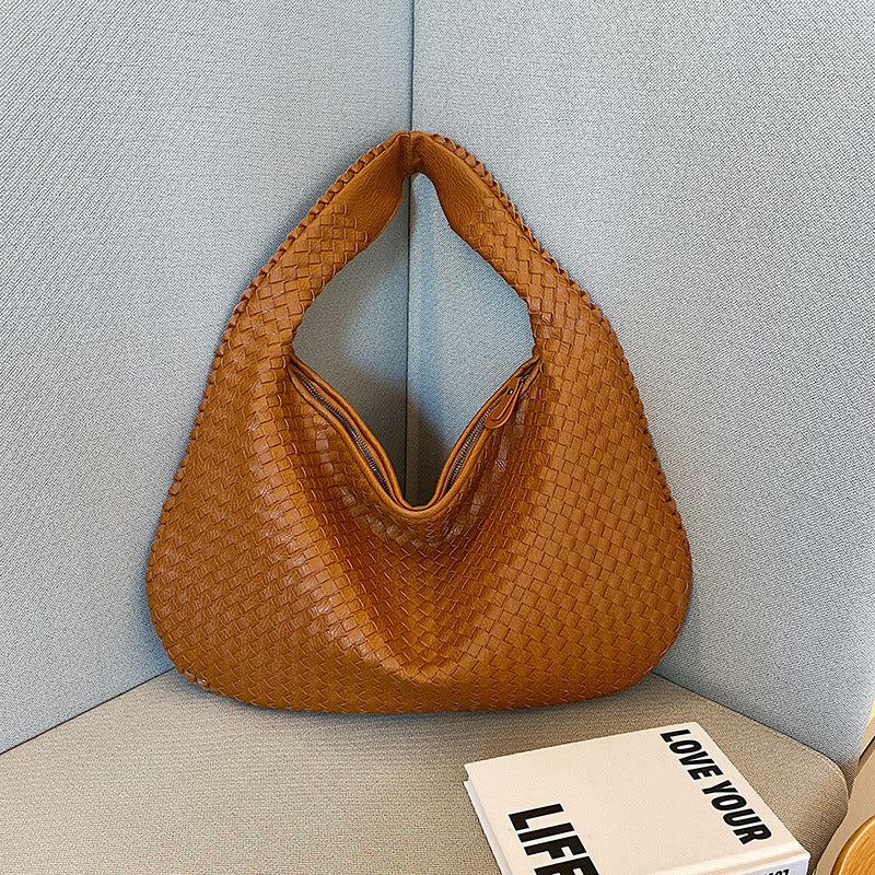BowLift | Fashionable woven bag for women