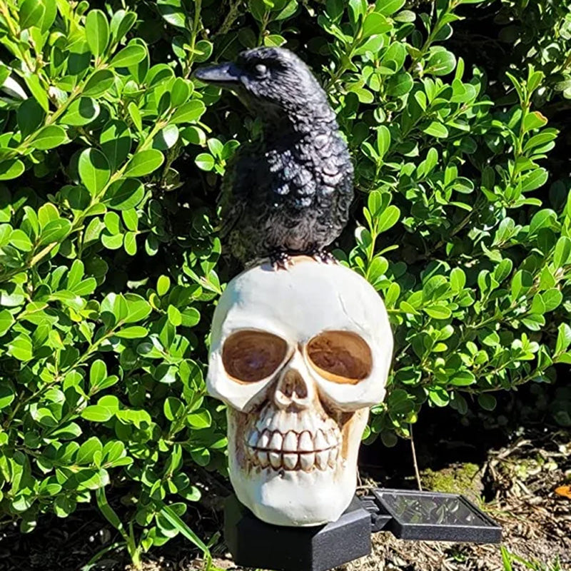 BowLift | Crow skull solar lamp for the garden