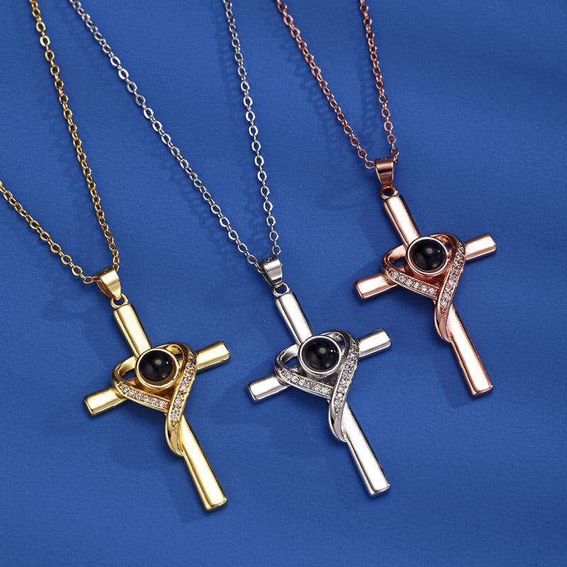 BowLift | Cross necklace with "I love you" projection in 100 languages