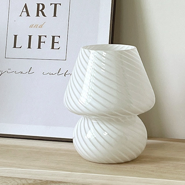 BowLift | LED Desk Lamp in Mushroom Shape made of Glass